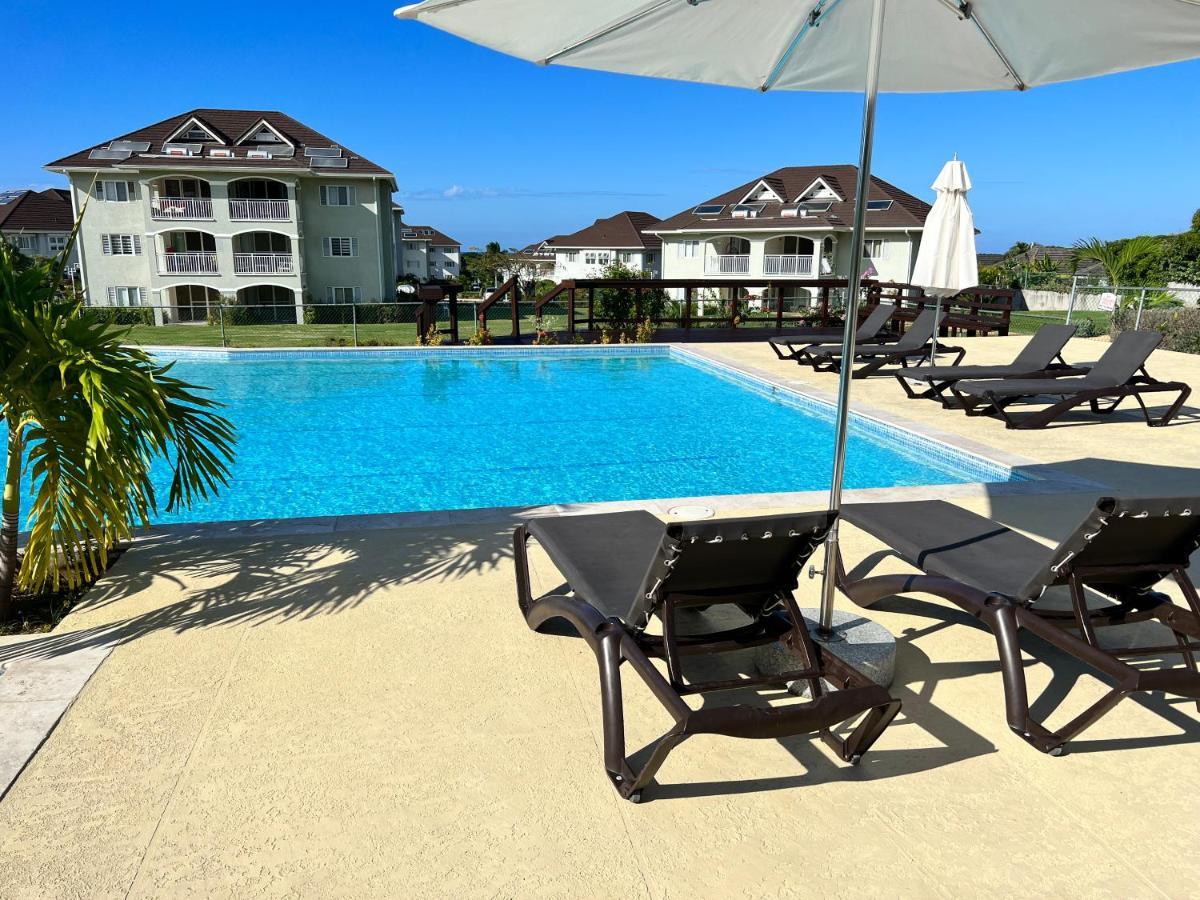 Апартаменты Ocho Rios Ocean Escape Richmond Экстерьер фото